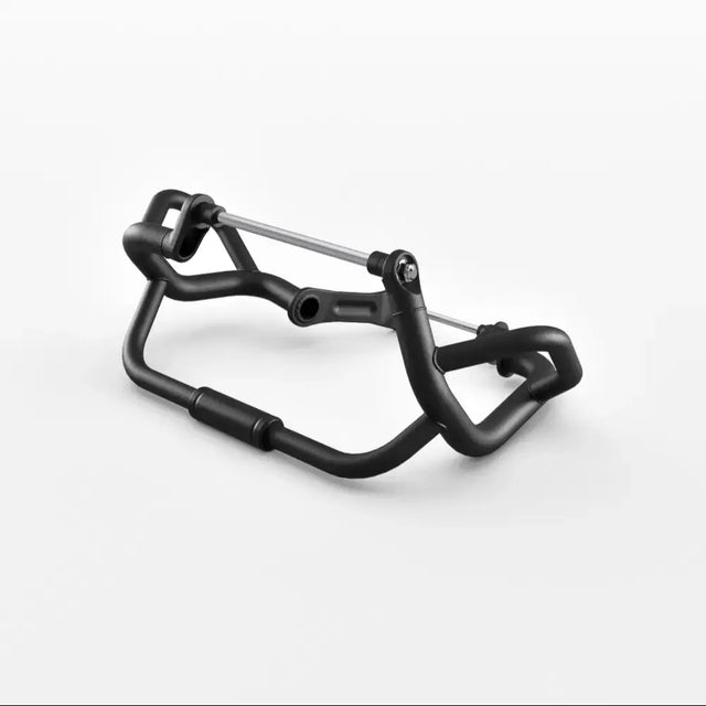 Triumph nedre motorbøyler speed 400 med svart matt frontgaffelbeskytter og sentral sølv metallstang for atv-er og utv-er