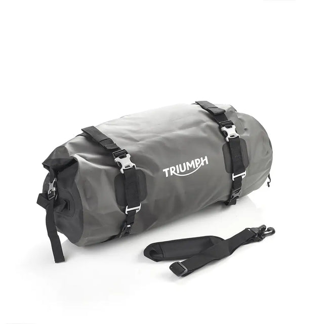 Triumph vanntett rullebag 40 l i grå med svarte stropper og sølvspenner for atv-er og utv-er tilhengerbruk