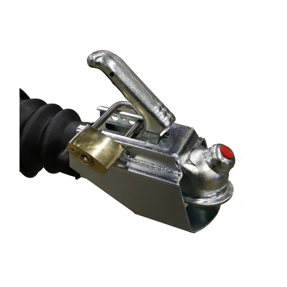 Silver metal gaupen kulekoblingslås with brass padlock and red button covering entire coupling for leks motor oslo