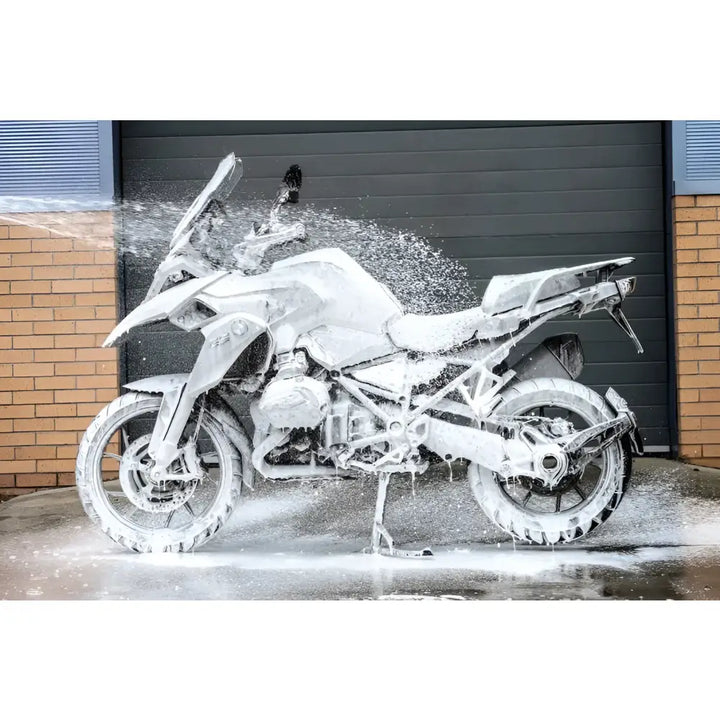 Muc-Off Snow Foam for Skånsom og Effektiv Bilvask - Leks Motor as