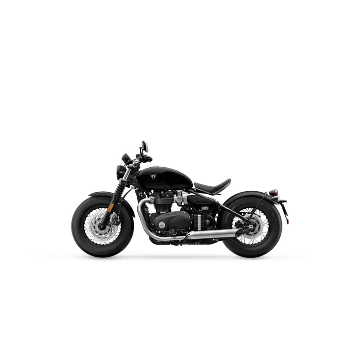Triump bonneville bobber 2026 i svart med klassisk design og forbedret sete vist fra siden med krommotor og eksos
