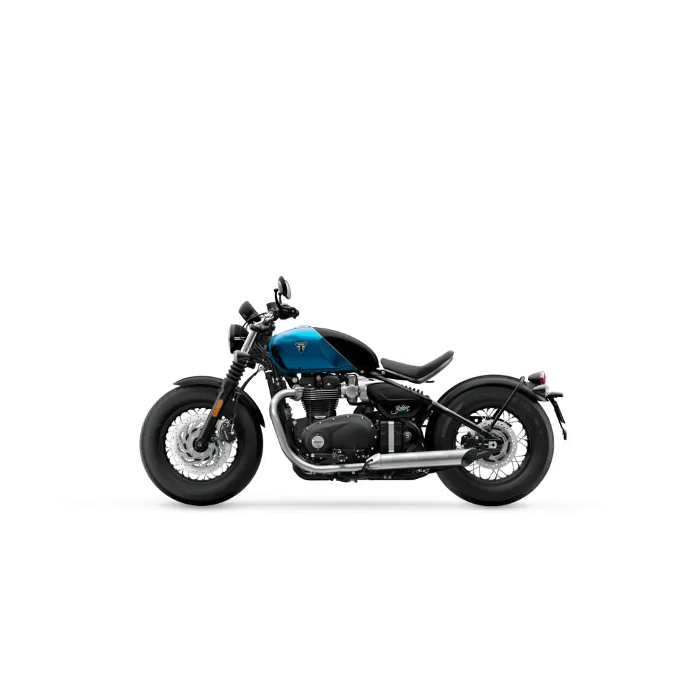 Triumph bonneville bobber 2026 i blå med klassisk design og forbedret sete i svart skinn med krom detaljer