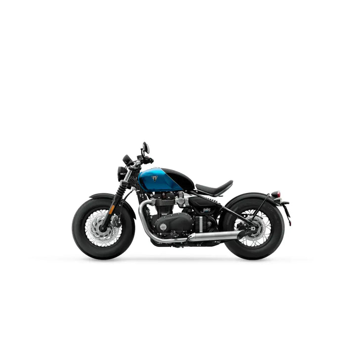 Triumph bonneville bobber 2026 i blå med klassisk design og forbedret sete i svart skinn med krom detaljer