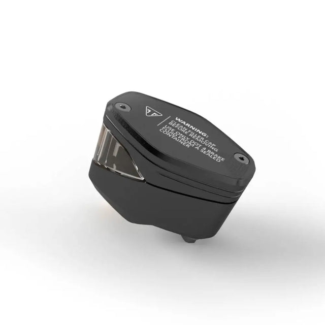 Trokk matte svart bremsevæskebeholder med transparent hette og advarselsmerke for speed triple originalt triumph-tilbehør