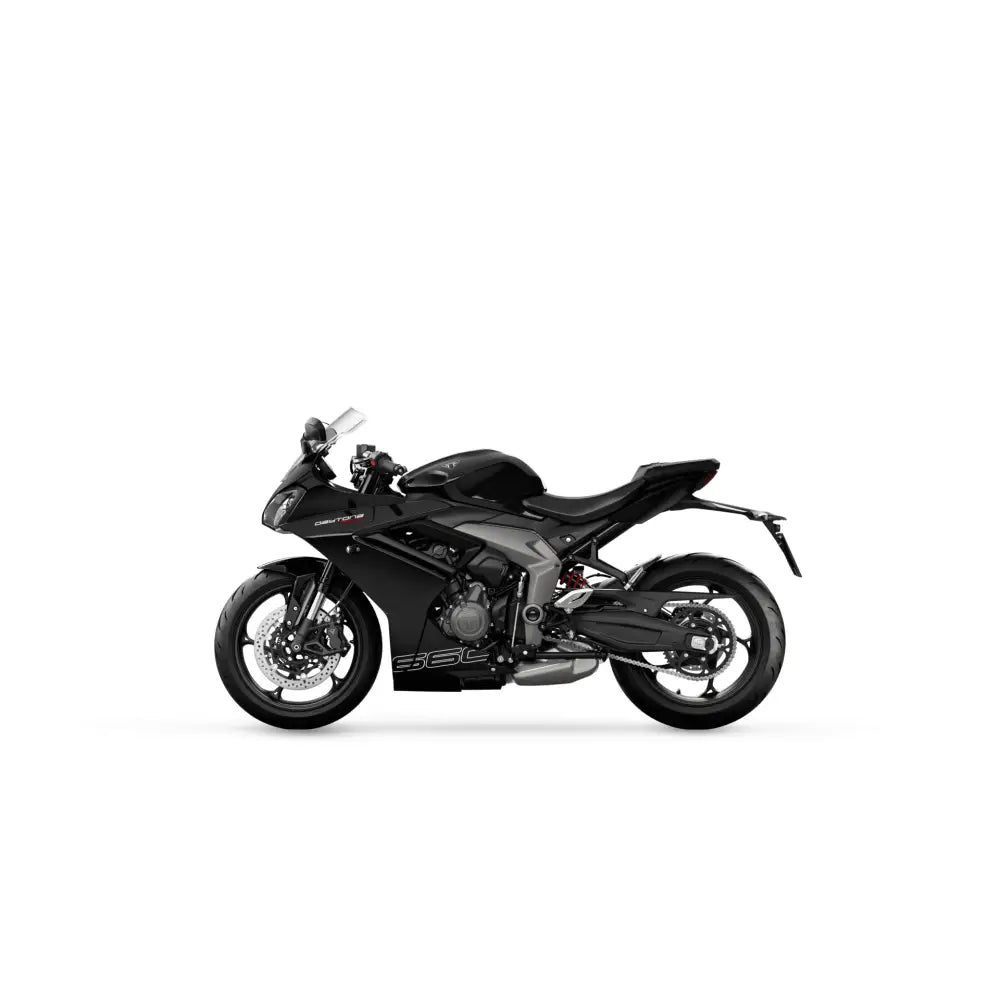 Triumph daytona 660 2026 sportsykkel med matt svart tank og sete, og metalliske grå paneler på sidene for atv-er og utv-er tilhenger