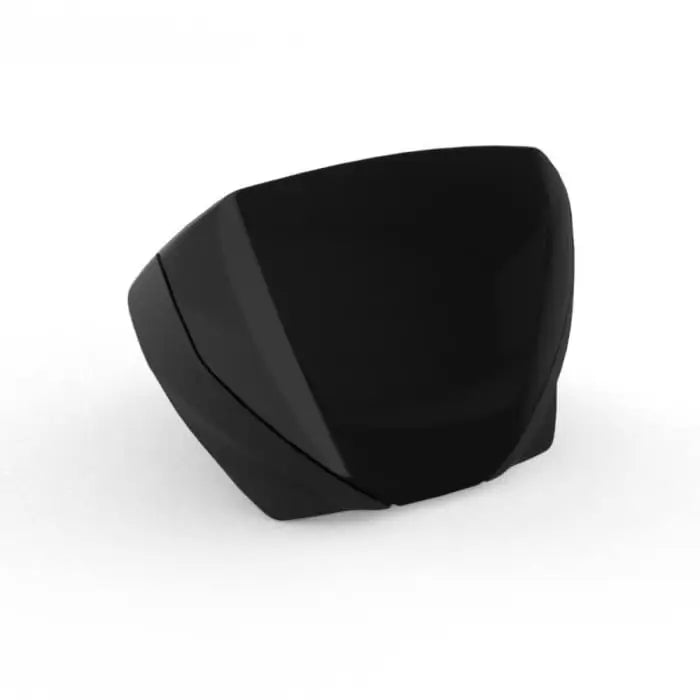 Sleek black angular massage chair cushion paired with triumph fargetilpasset flyscreen for atv-er og utv-er tilhenger use