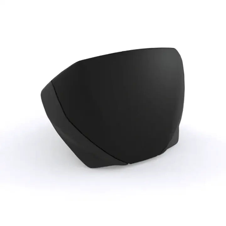 Triump fargetilpasset flyscreen med svart matt finish og moderne konturer for atv-er og utv-er trident 660