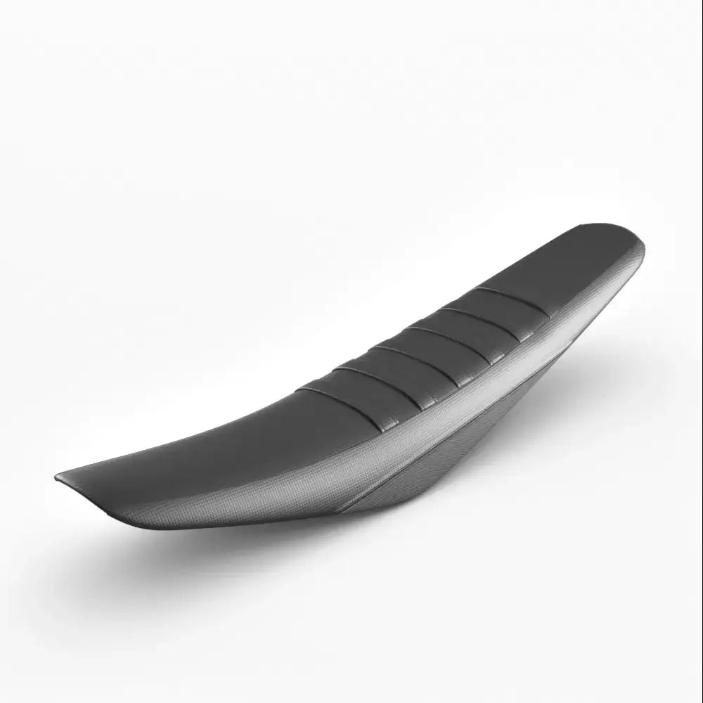 Triumph gripper-sete tf svart sydd motorsykkelsete med slank, konturert design for atv-er og utv-er