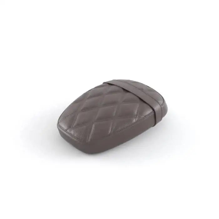 Brown quilted leather triumph quiltet passasjersete cover for speedmaster motorcycle seat