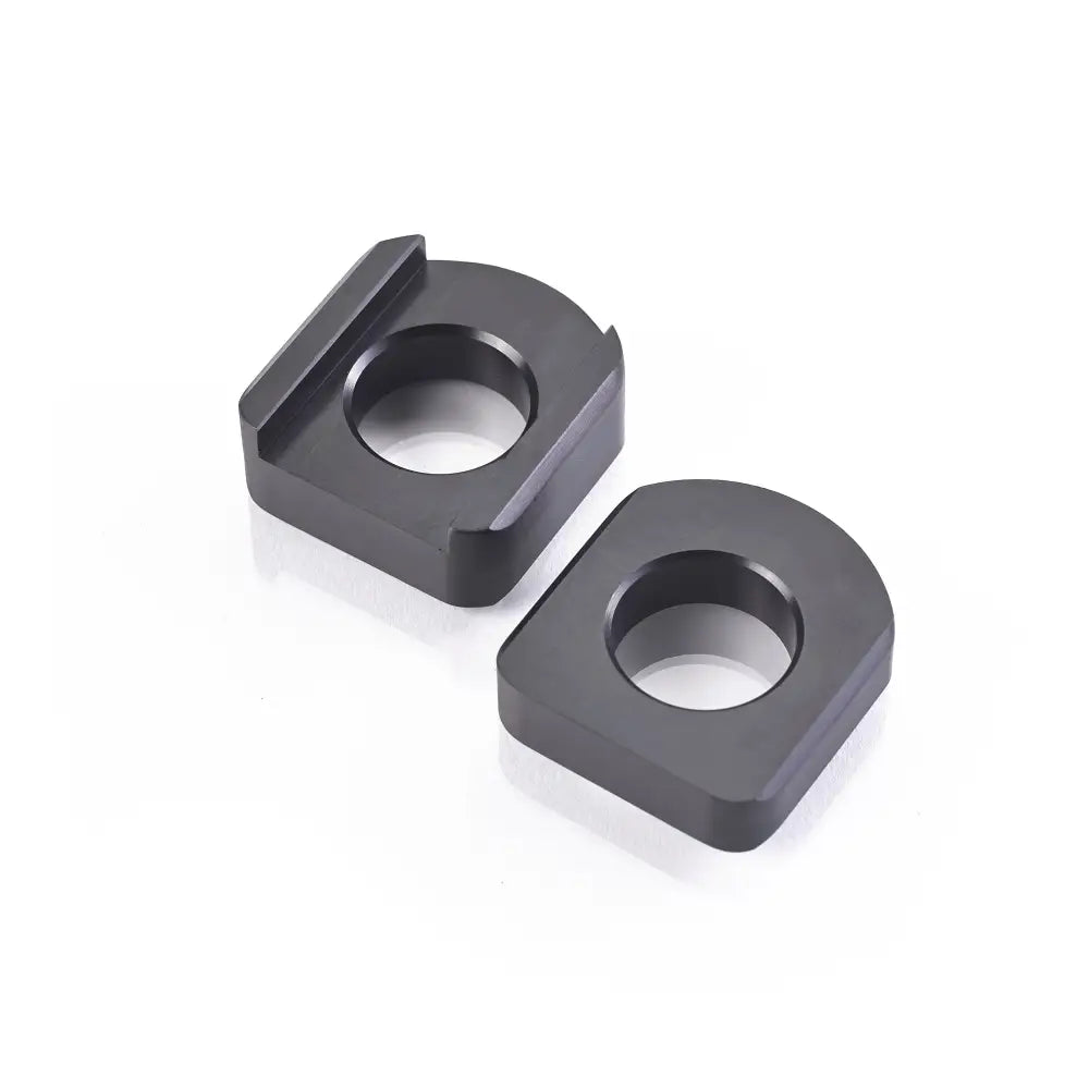 Slepe svart metall cnc-maskinering bakre hjuljusteringssett med matt finish for triumph rear wheel adjuster