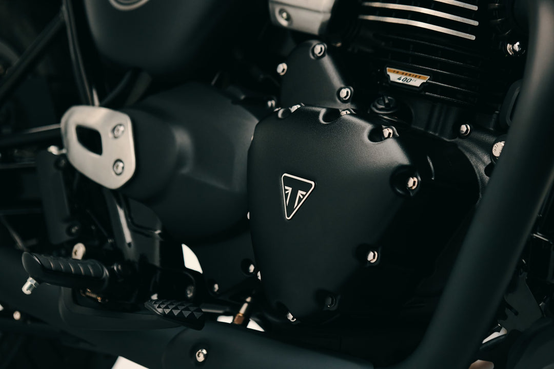 T40 Black 2027 Detail Close Up Engine