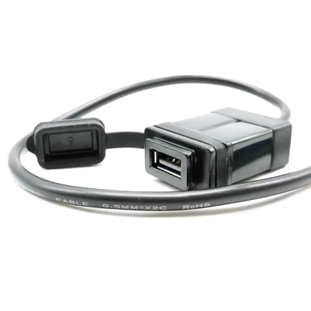 Black usb cable with rectangular connector and protective cap for original triumph usb-lader tiger sport 660 motorsykkelens originale