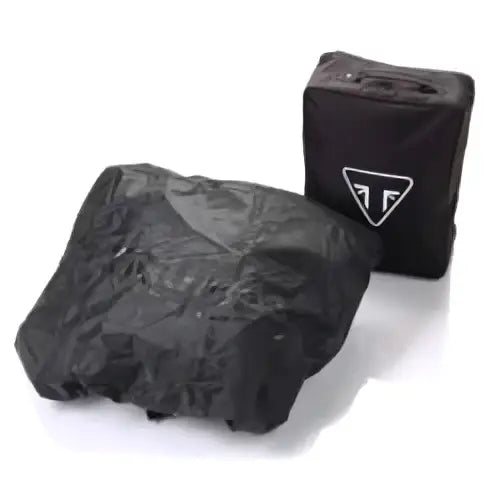 Black waterproof triumph utendørs mc-trekk with triangular logo and matching storage bag for speed twin and original triumph