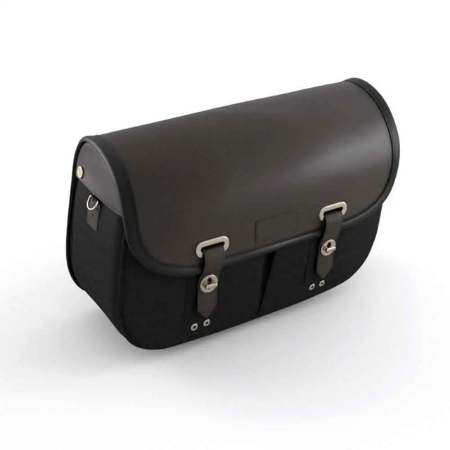Black leather motorcycle saddlebag with silver metal buckles and flap closure for triumph waxed cotton bonneville t120 original høyre